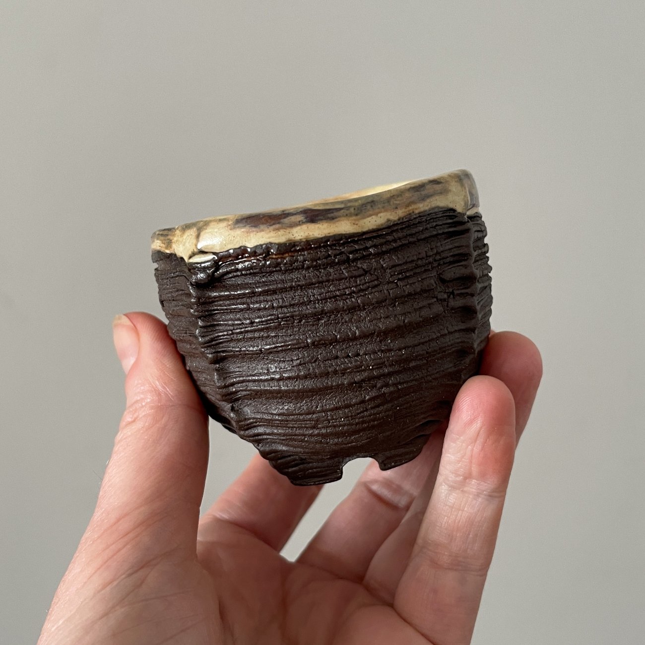 Handbuilt Black Yunomi Cup – DUNE – 85ml - Image 3