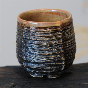 Handmade ceramic yunomi tumbler DUNE with textured surface, 230ml