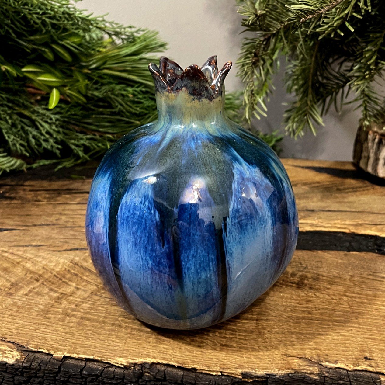 Handmade pottery pomegranate suitable for ikebana