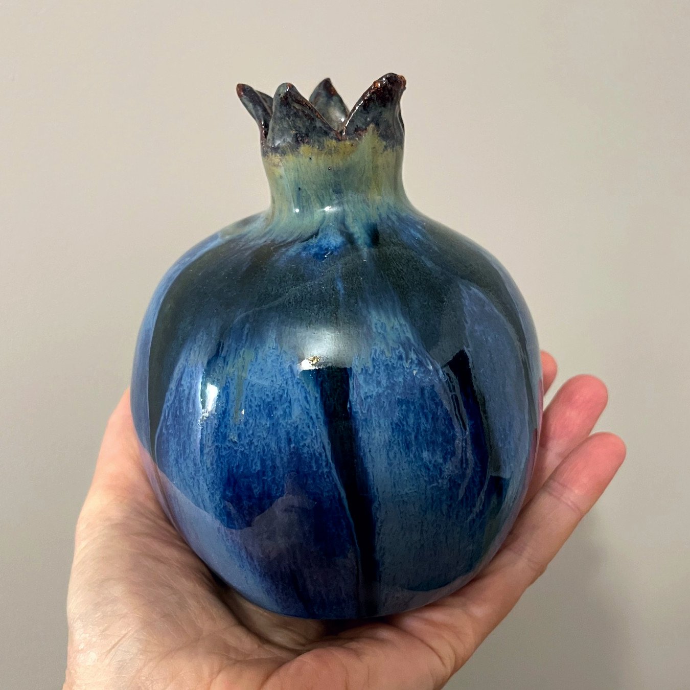 Blue ceramic pomegranate decorative vase