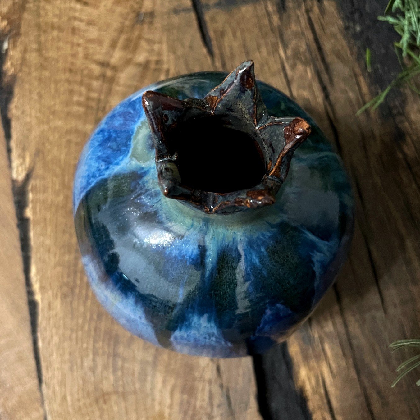 Ceramic pomegranate vase with glazed interior
