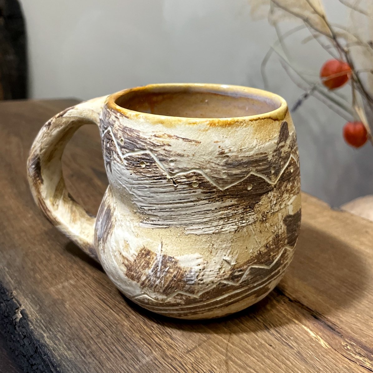 handmade pottery mug sculptural form 400 ml